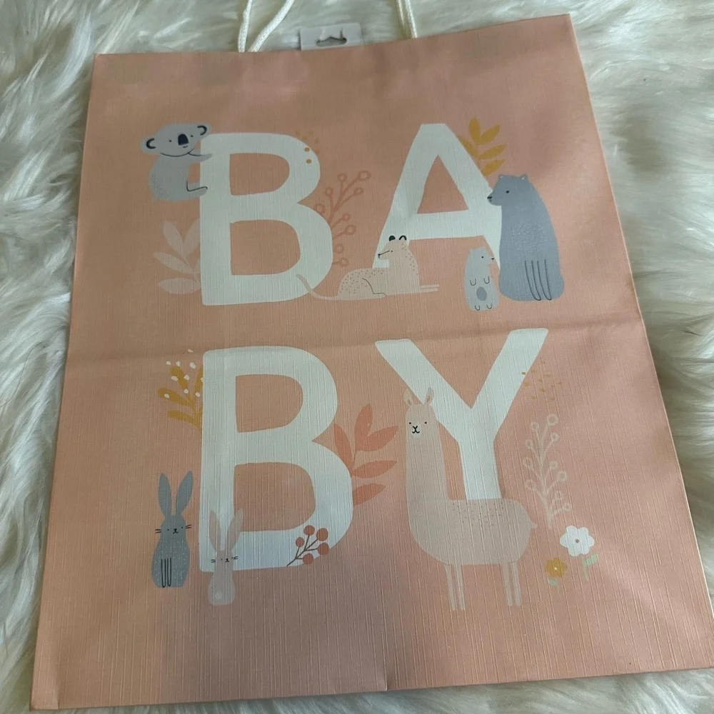 🩵5/$8 Peach Baby Gift Bag with Animal Design